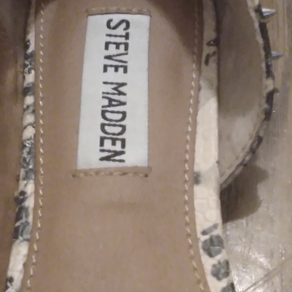 Spiked snakeskin flats - Picture 10 of 10